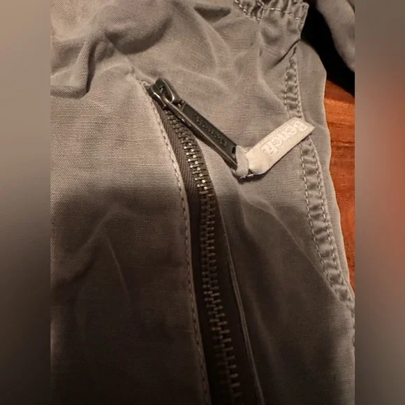 Green Spring Bench Jacket. Size S - Picture 2 of 9